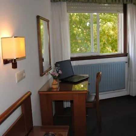 Konukevi Hostal Palas